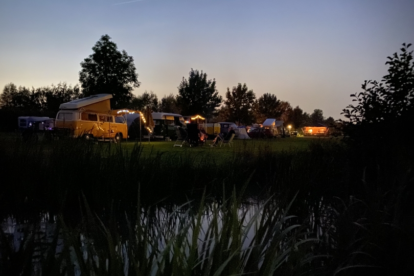 Camping Buitengoed de Boomgaard campervans nacht