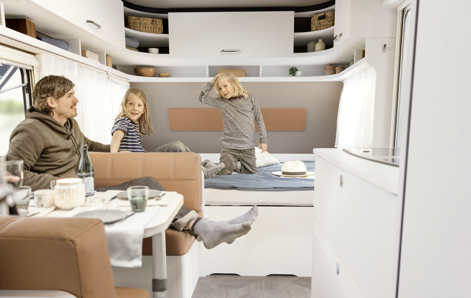 Nieuwe interieur van de c'go caravan van Dethleffs