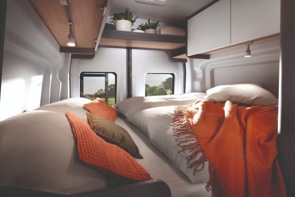 Interieur slaapkamer LMC Innovan Active Bett
