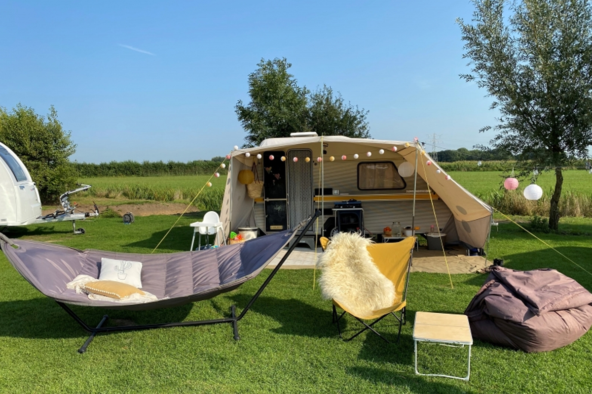 Caravan op Camping Buitengoed de Boomgaard