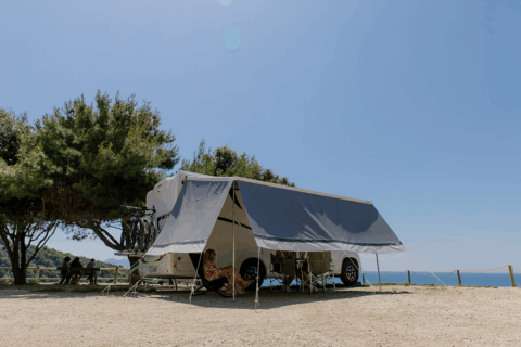 Camper primeurs 2025 Fiamma Blocker Side aan camper