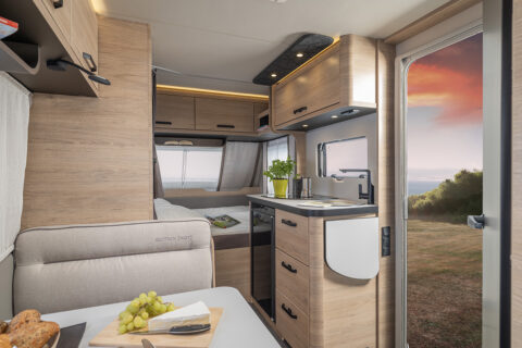 Interieur van een van de Caravan primeurs van 2025 Weinsberg Edition Hot