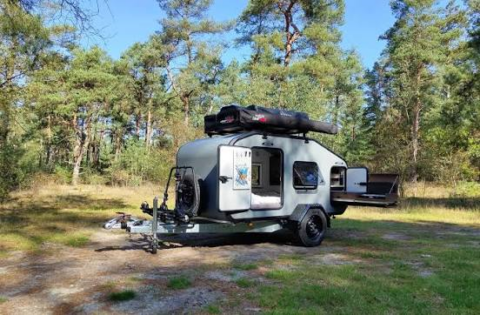 Custom Compacts in het bos