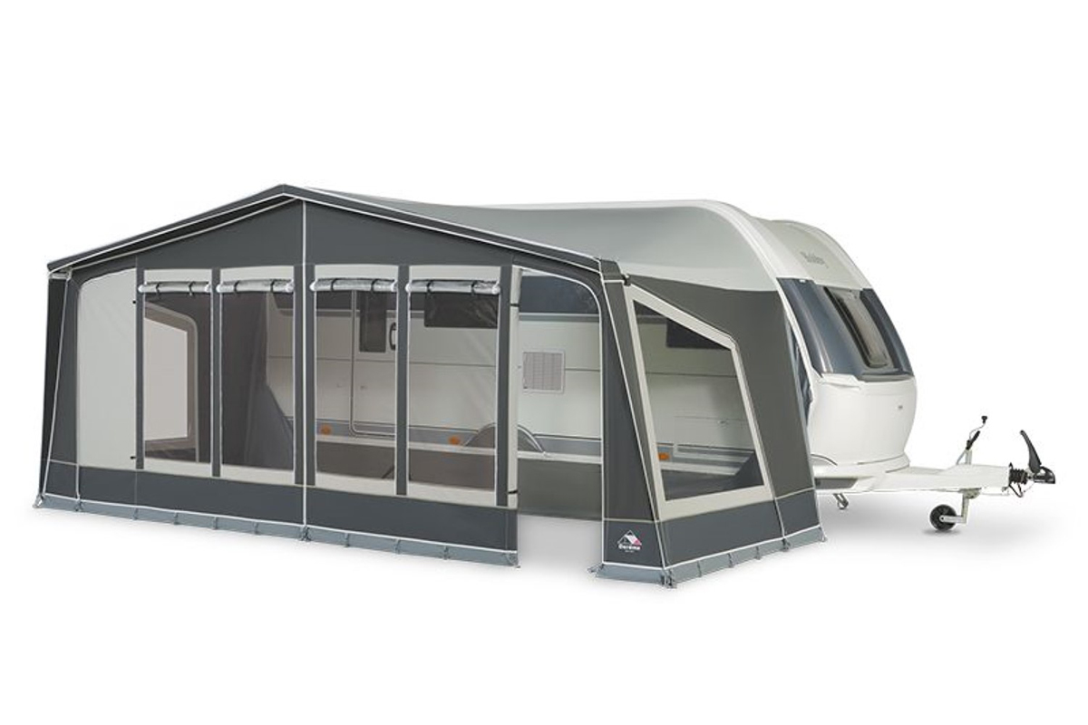 voorbeeld van de Dorema voortent multi nova trend met caravan