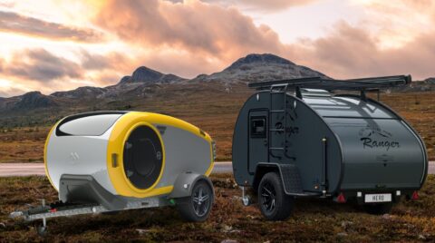 Mink mini-caravan in de bergen